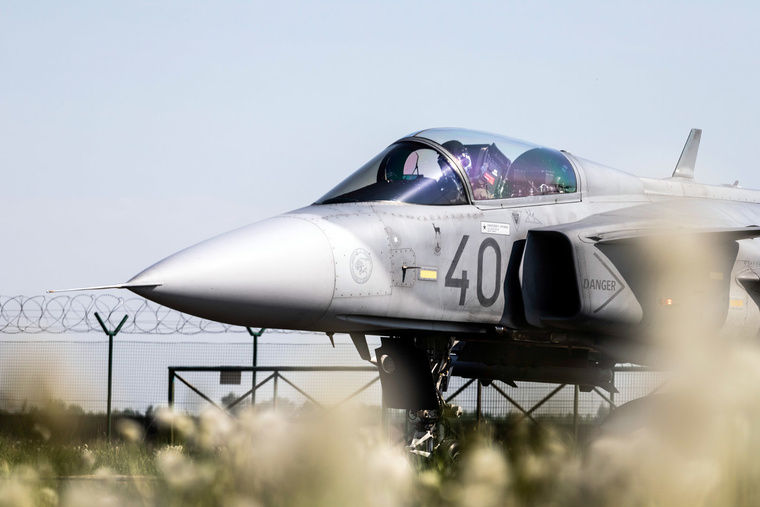    Невозможно сказать, когда ВСУ начнут использовать F-16, заявил Юрий Игнат