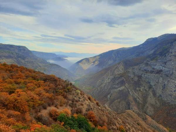 Армения и Иран должны расширять свои отношения в области обороны и безопасности.