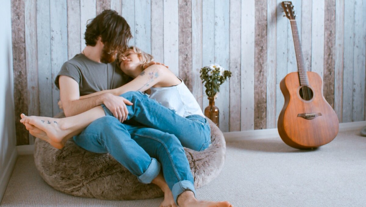     Сексуально активные мужчины менее подвержены развитию хронических заболеваний, таких как онкология и инфаркт. При этом у женщин подобной взаимосвязи не наблюдалось. Интенсивность либидо никак не сказывалась на их долголетии.