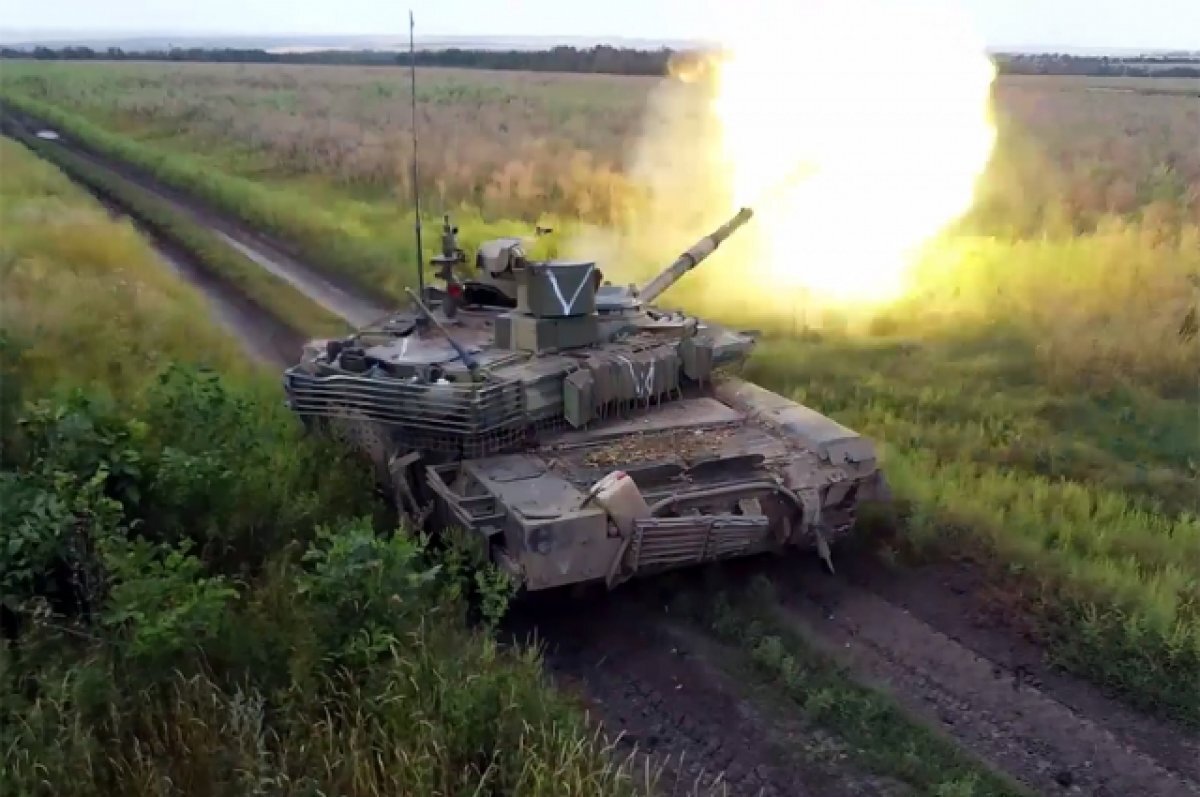    Танк группировки «Восток» заставил отступить украинскую колонну техники