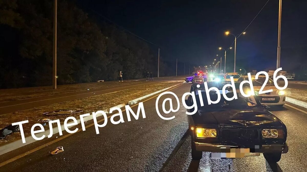     С тяжелыми травмами пострадавшего доставили в реанимацию, сообщает Госавтоинспекция Ставрополья.