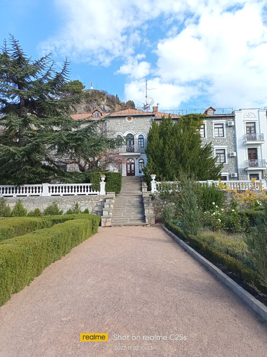 Фото автора. Юсуповский дворец, вид со стороны моря.