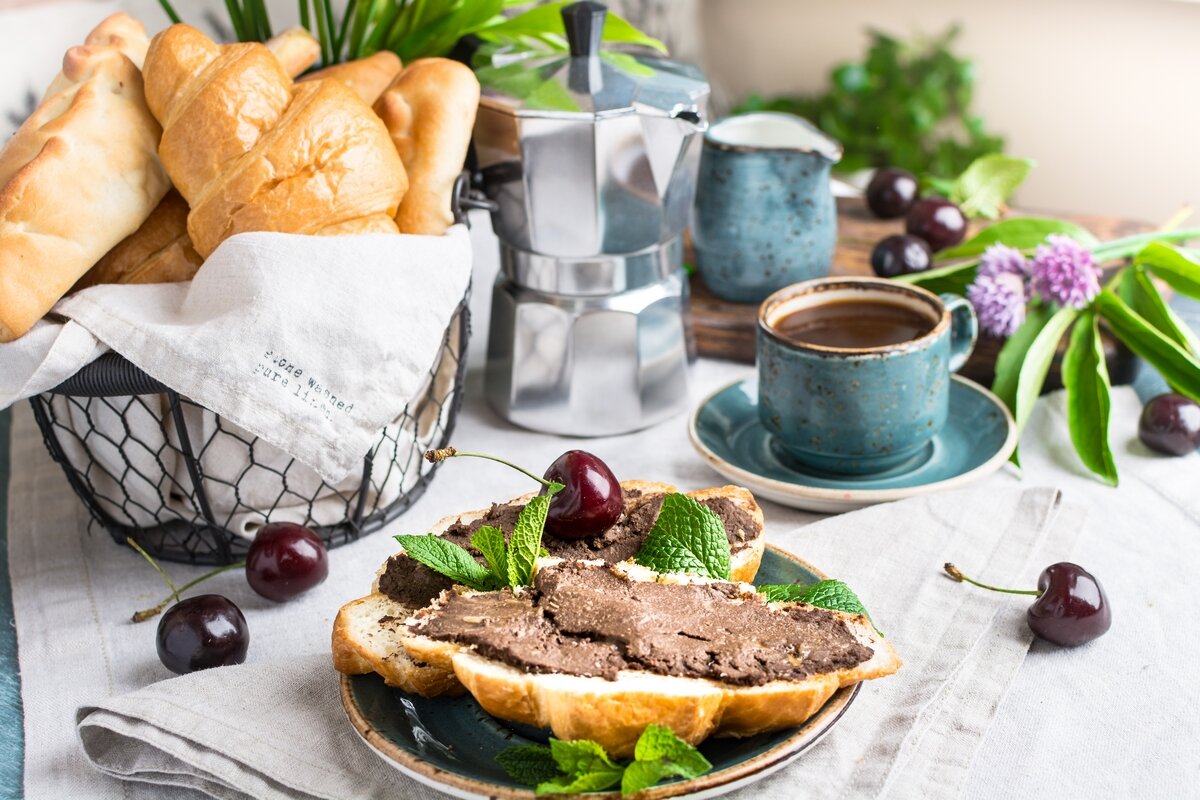 Получается очень нежная и сытная паста - много съесть не получится, так что за фигуру можно не волноваться.  