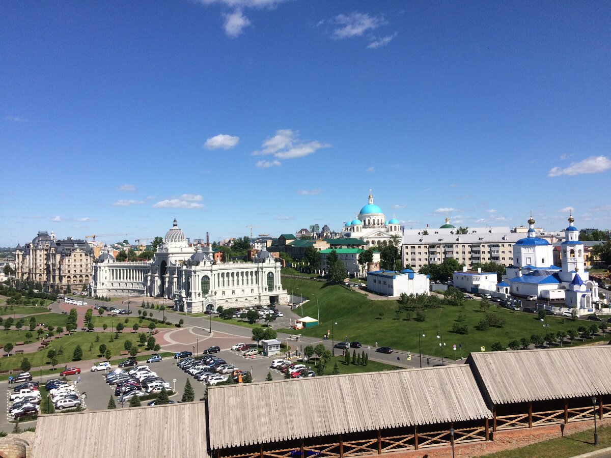 Центр казань смотровая площадка. Смотровая площадка Казань. Смотровая Кремль казан. Смотровая Кремль Казань вид. Смотровая площадка Казанского Кремля.