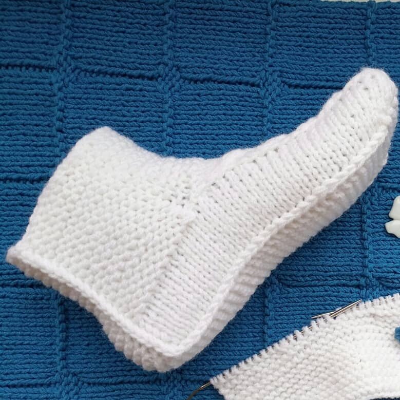 Бесшовные носки спицами – пятка треугольник 🦚 Seamless Knitted Socks - Triangle Heel