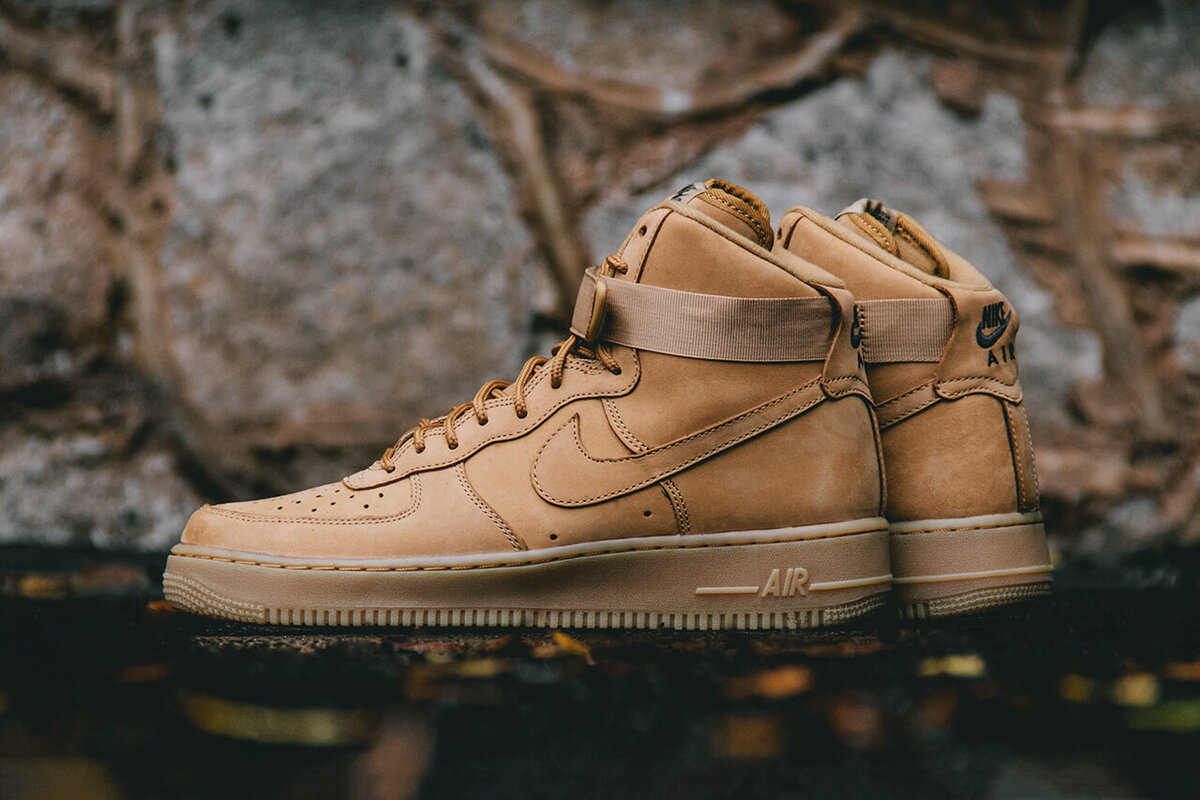 Источник: https://thesolesupplier.co.uk/release-dates/nike/nike-air-force-1-hi-07-flax/