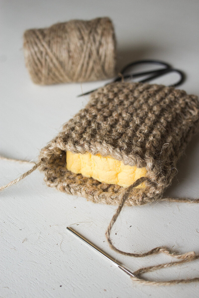 https://www.cashmereandplaid.com/blog/diy-knit-scrubbing-sponge