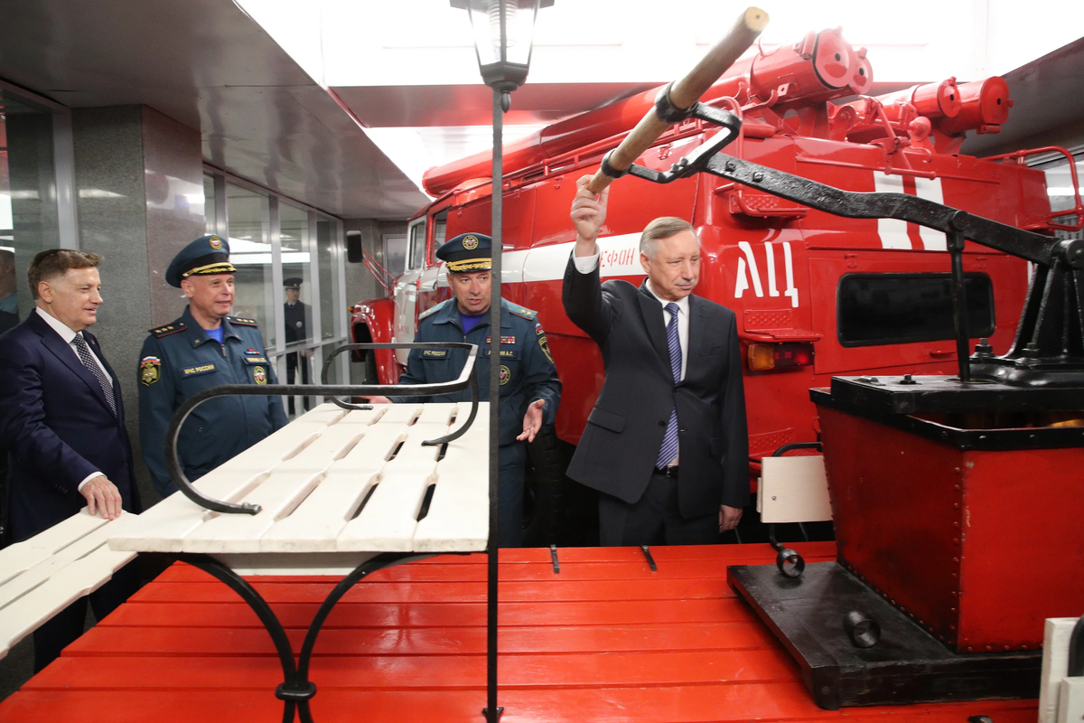 В Петербурге со второй попытки открыли метро. Там сразу потёк потолок и  сломался траволатор (фото, видео) | 1520. Все о ж/д | Дзен