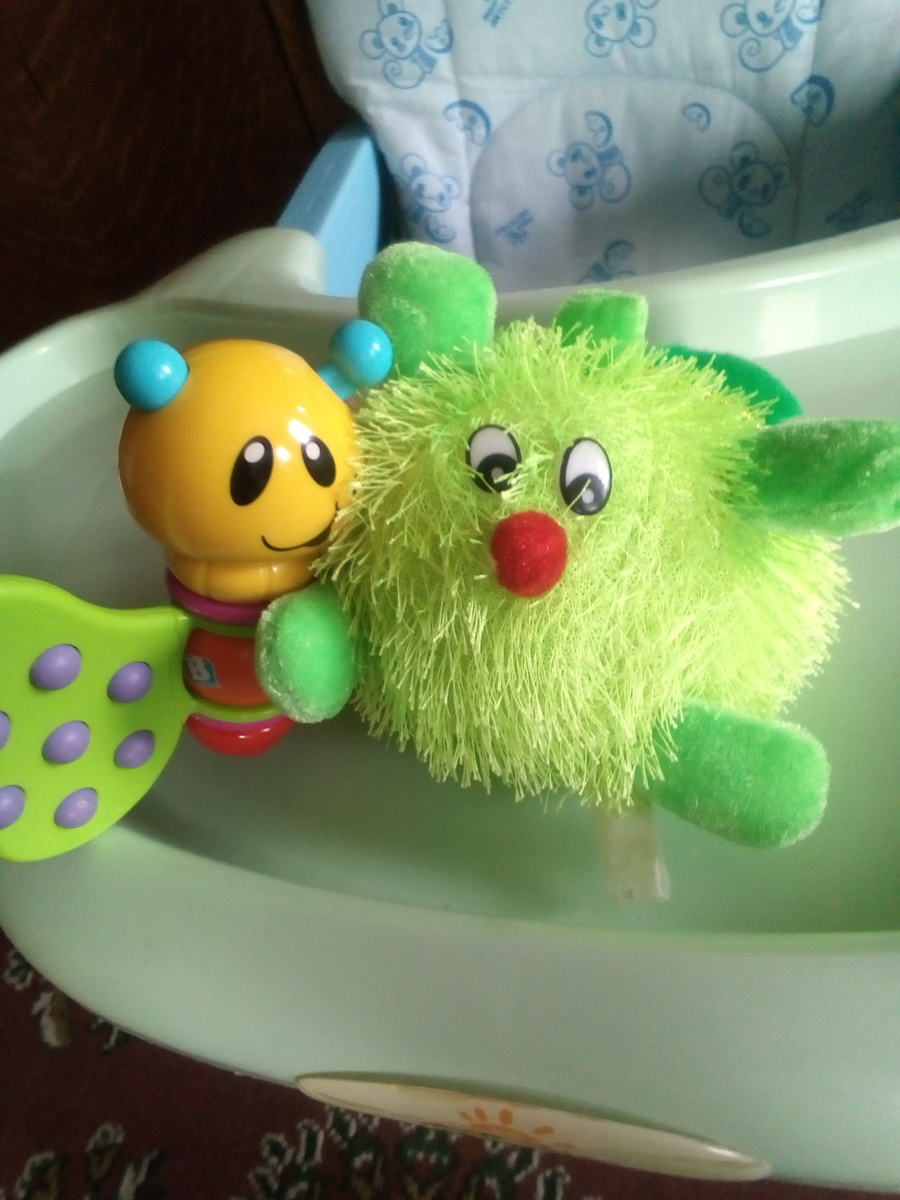 Малышуськины игрушки и стульчик