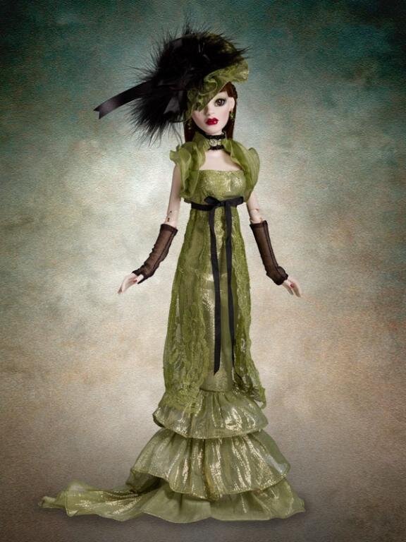 Кукла Тоннер Парнилла Поросшая мхом могильная плита. Фото ©Tonnerdoll