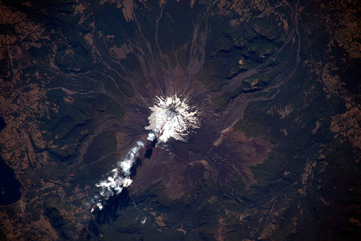 Снимки из космоса в реальном времени высокого. Снимки из космоса. Вид земли из космоса. Космические снимки. Снимки земли с космоса.