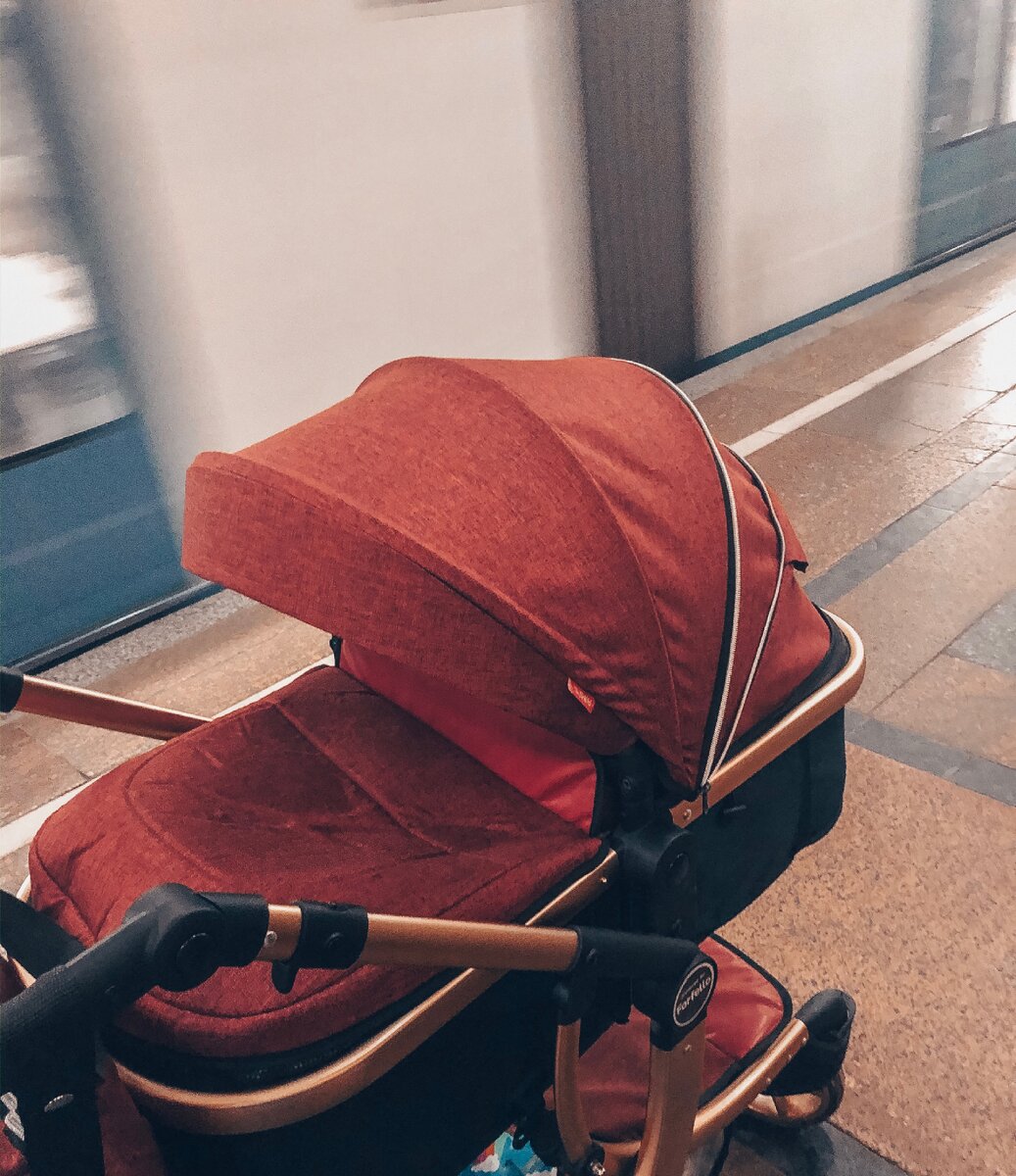 Я с детской колясочкой в метро