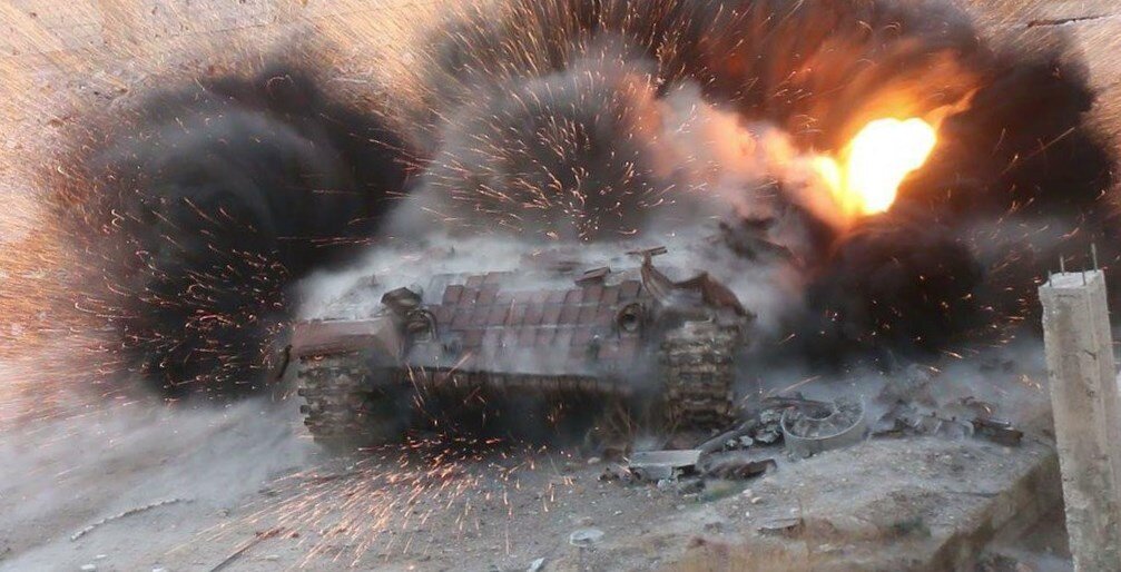 Поражение танка с помощью ПТУР