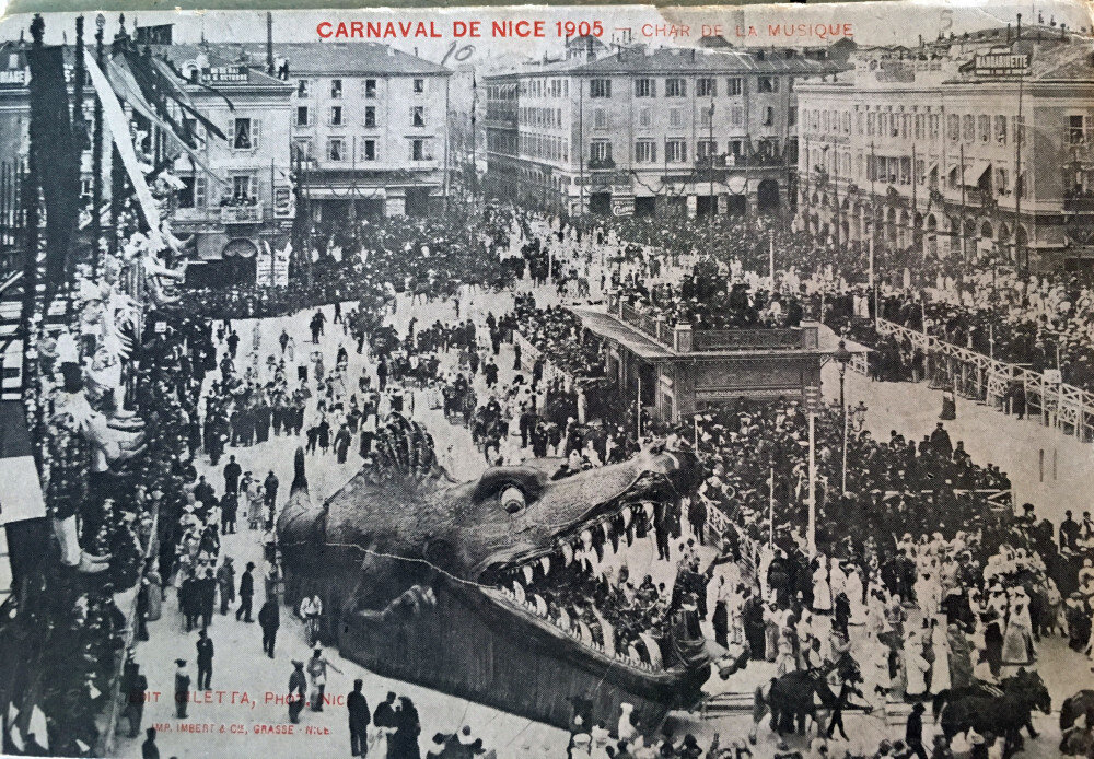 Источник - http://www.nicecarnaval.com/