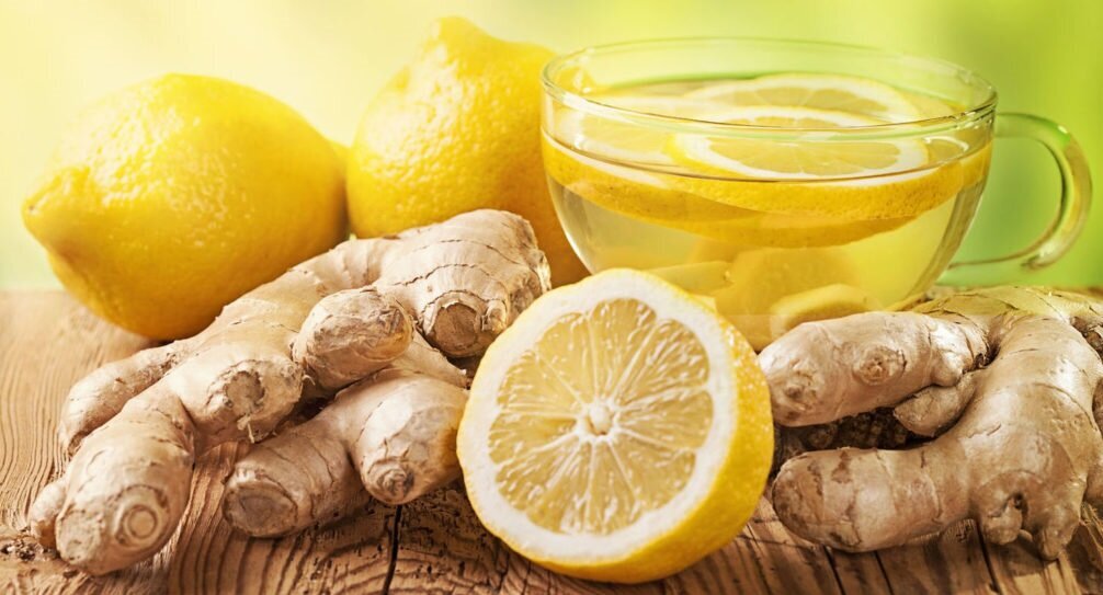 Затем в течение дня взять имбирный корень,  помыть,  почистить,  натереть и заварить вместе с черным или зеленым чаем.  Пить этот раствор нужно после еды, ну и конечно же придерживаться  диетическому питанию.  По словам Бузовой  эффект наступает уже моментально. 