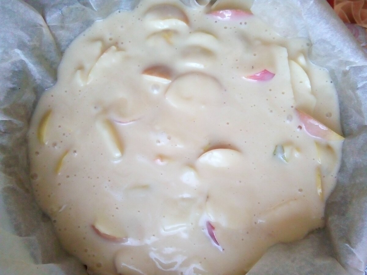 Бисквитная "Шарлотка" на кефире. Вкусная и пышная