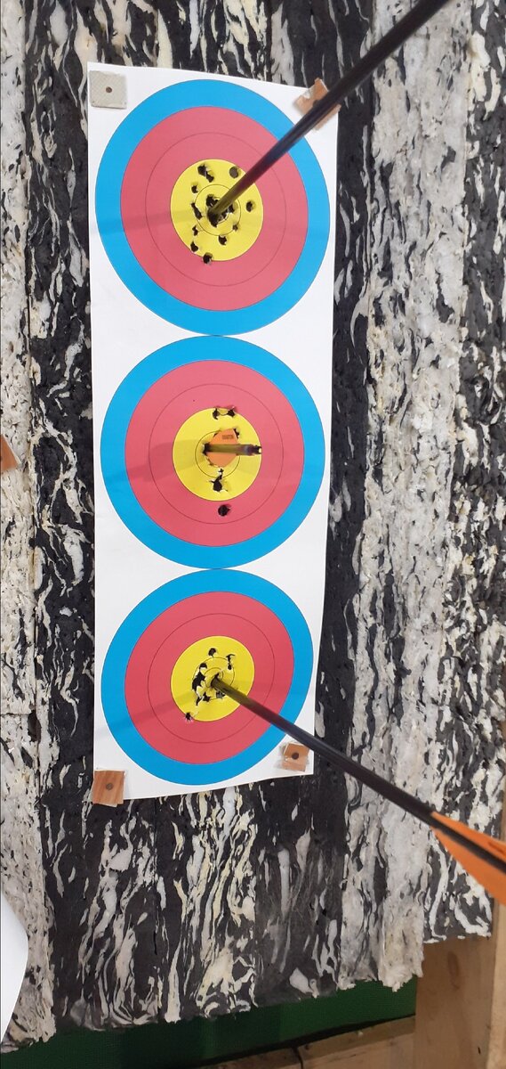 А это, моя самая любимая фотография, в этой мешени я выбил три десятки.