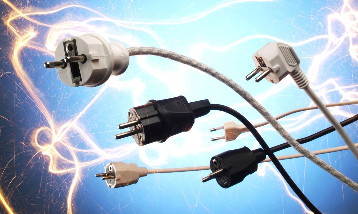 Скачок напряжения в электрической. Скачок напряжения в электрической. Скачек напряжения в электрической сети. Защита от перепадов напряжения в электросети. Коммутационные перенапряжения.