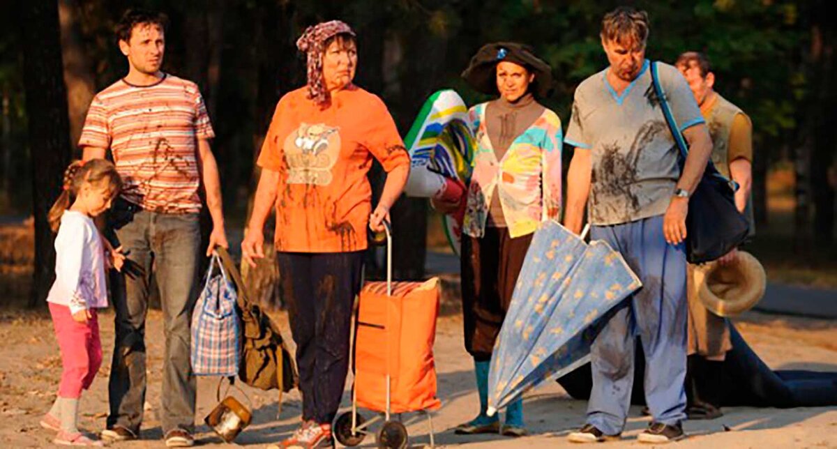 Съемки идут по плану. Кадр из сериала "Сваты-3"