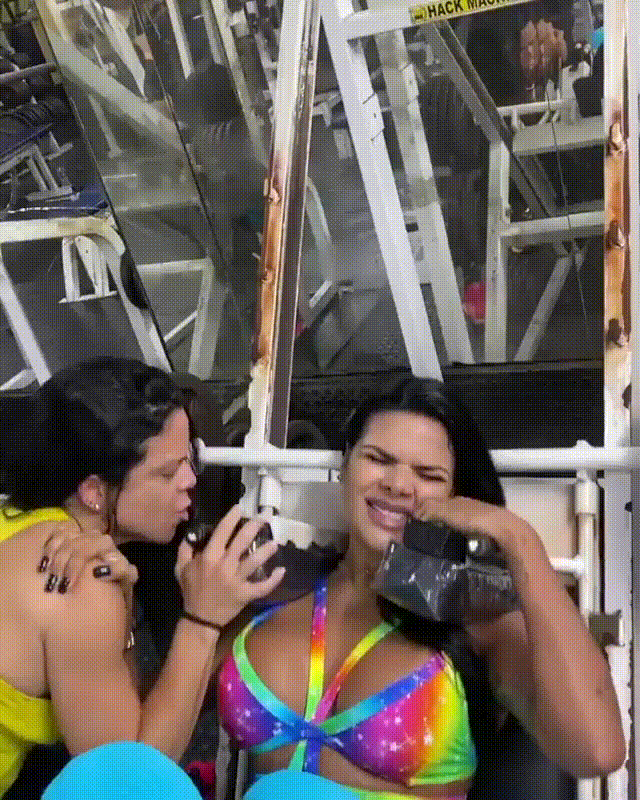 Зачем же она так старается убиться?