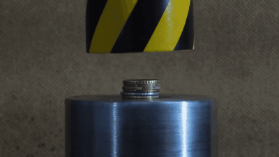 Пресс мнет монеты