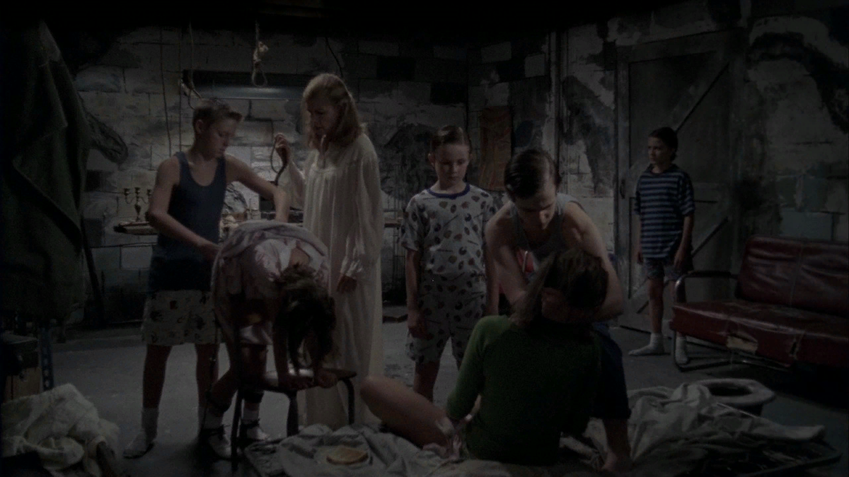 Кадр из фильма Девушка напротив