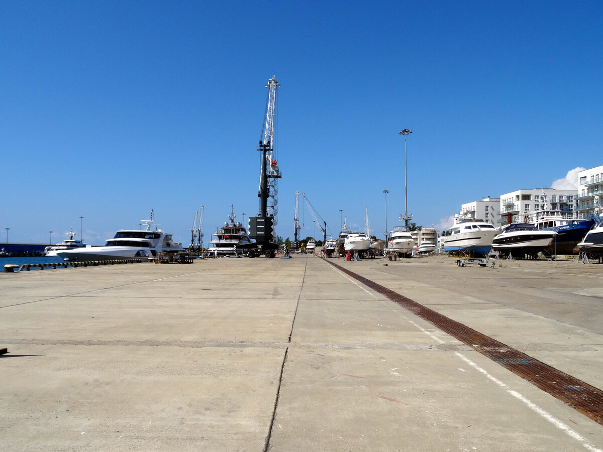 Имеретинский морской порт в Адлере