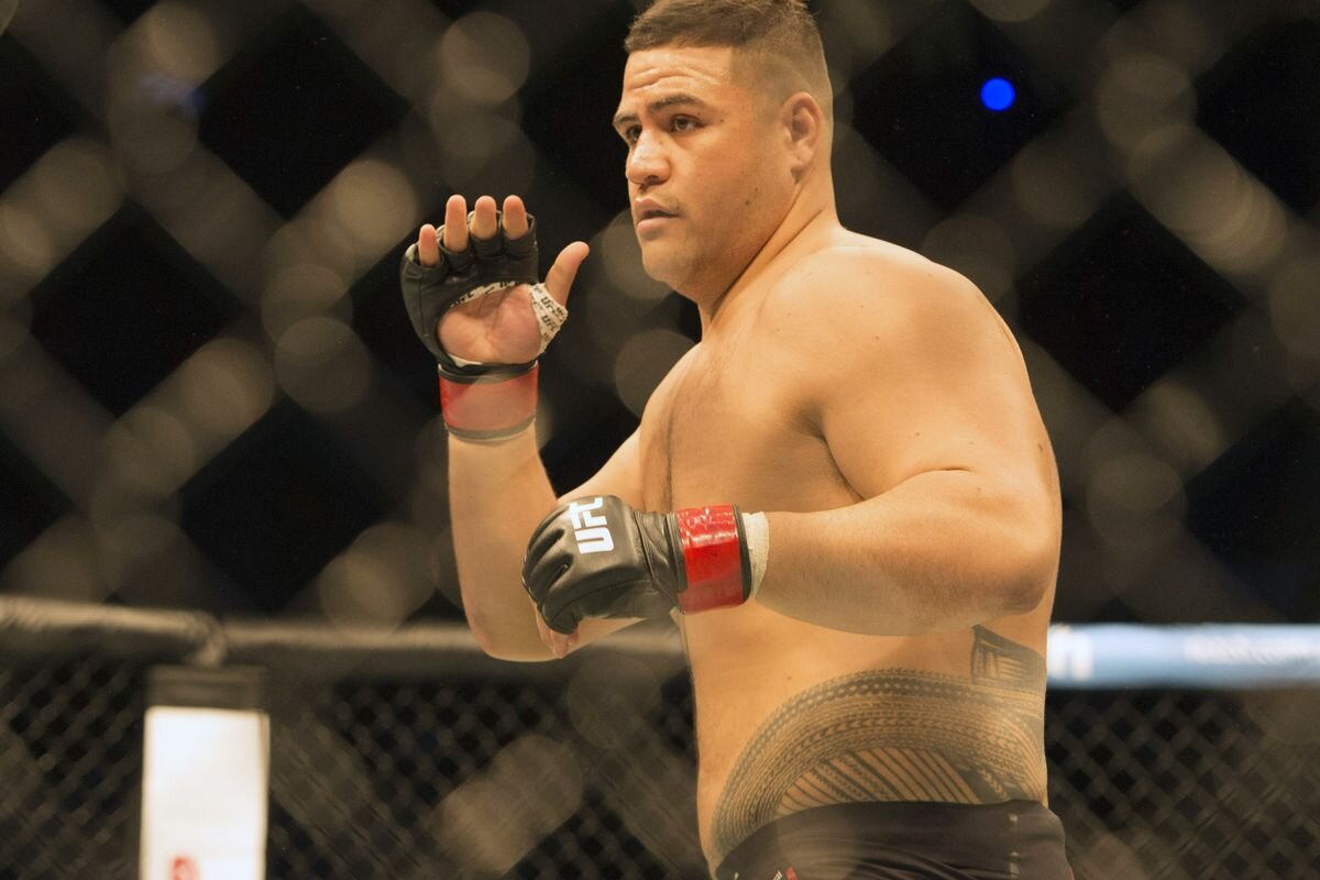 Фото взято с сайта bloodyelbow.com