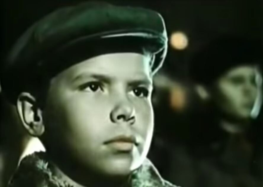 Кадр из фильма «Улица младшего сына» / Скриншот из фильма