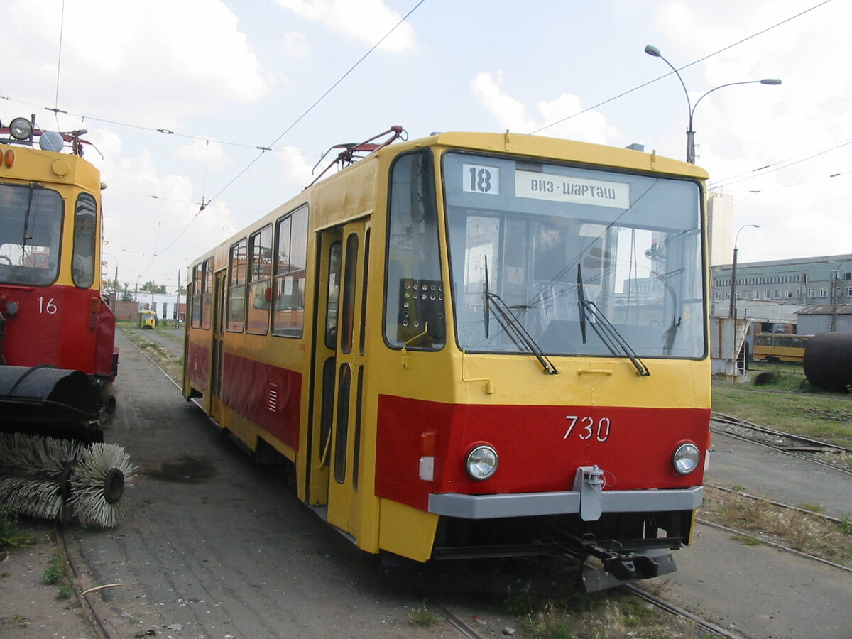 Екатеринбург, Т-6В5 номер 730, зав. № 177724, в 2005 году был вагоном из последней системы 731-730, которая работала на 18 маршруте и была расцеплена, фото Е. Кузнецов