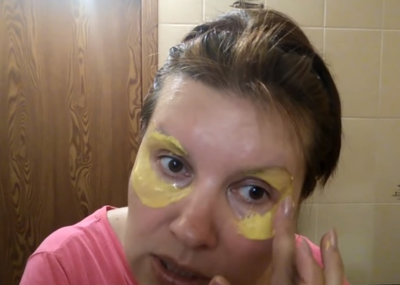 Милые дамы, лучшего способа избавления от морщин я не видела ни когда. И вы наверно тоже.