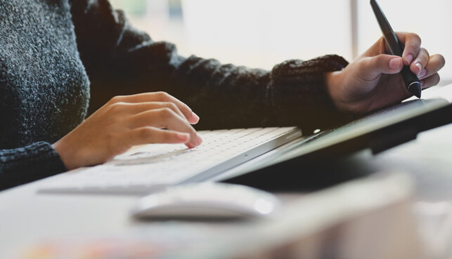 При разработке дизайн-проекта натяжного потолка учитываются все мелочи