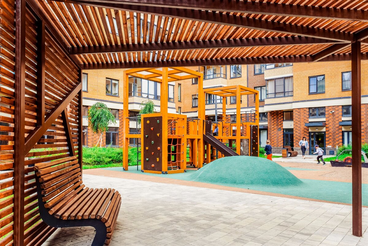 Деревянных элементов становится все больше