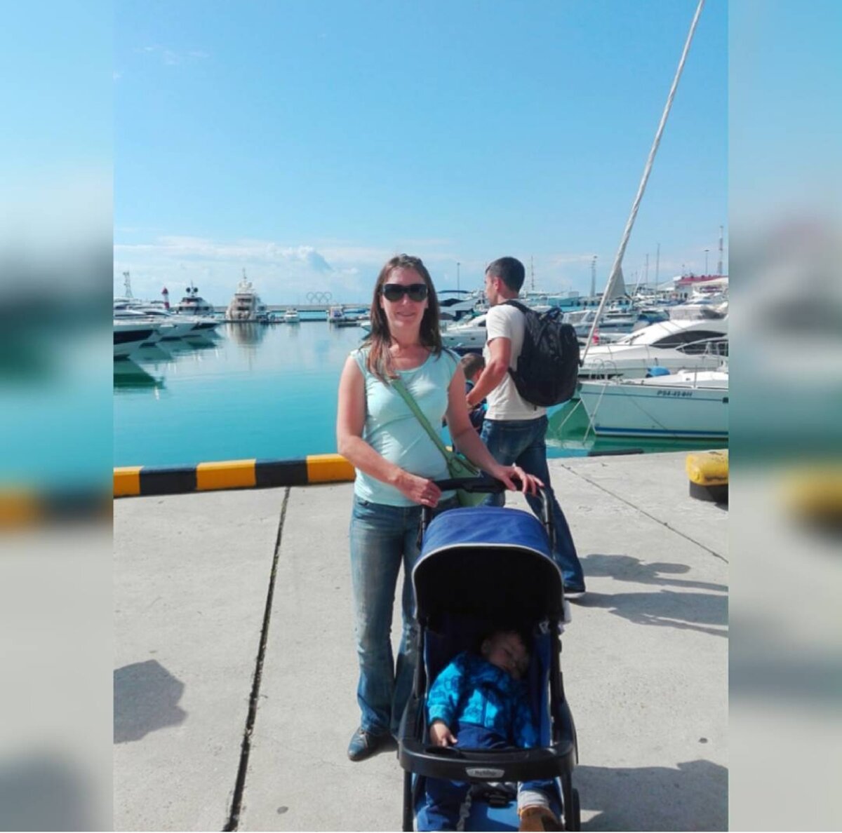 С самолета сразу гулять и в гости. 