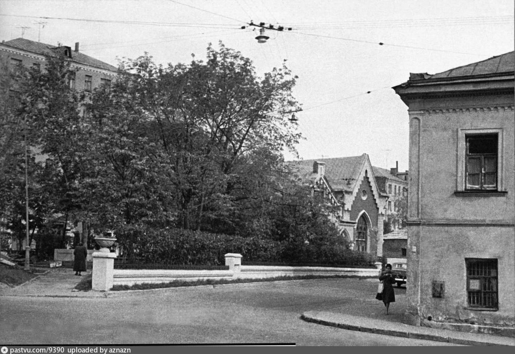 Собачья площадка, 1957 - 1960 г. Автор: Александр Потресов. Источник: В. Потресов. «Арбат нашего детства».