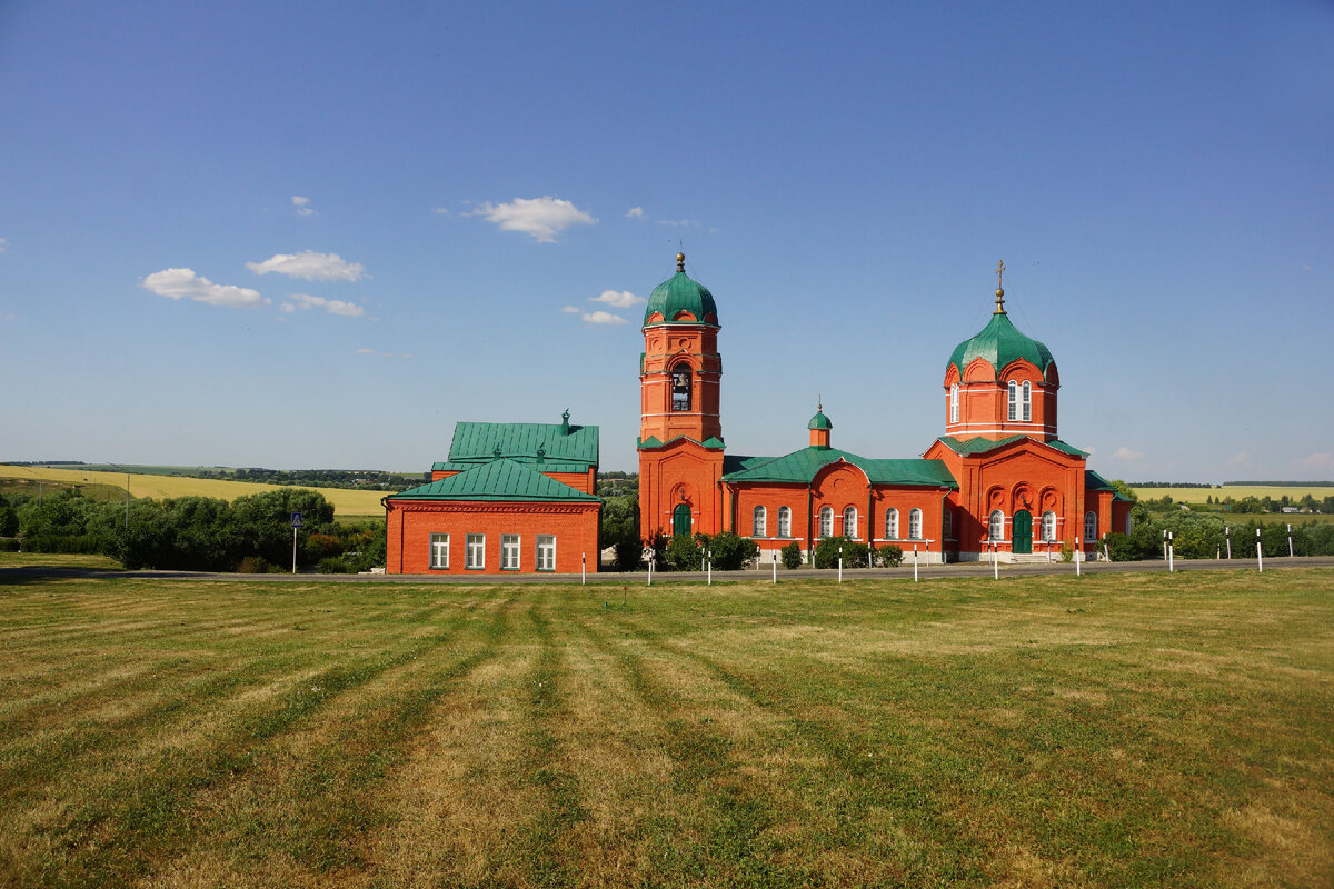 Храм Пресвятой Богородицы в селе Монастырщино. Мемориал "Куликово поле"