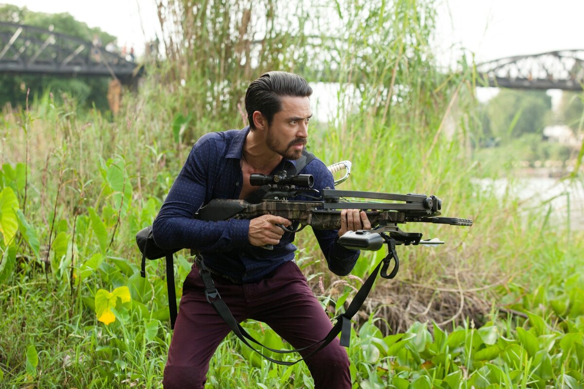 Best action films. Трудная мишень 2 (2016). Скотт Эдкинс трудная мишень 2. Трудная мишень 2 (hard target 2). триллер боевик(2016). Скотт Эдкинс трудная мишень.