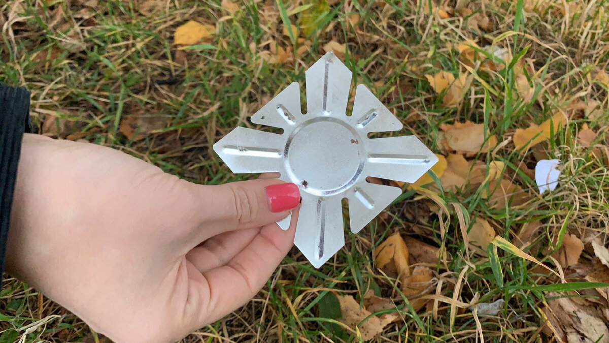 Мужу выдали офицерский сухой паёк Армии России. Открываю и показываю ...