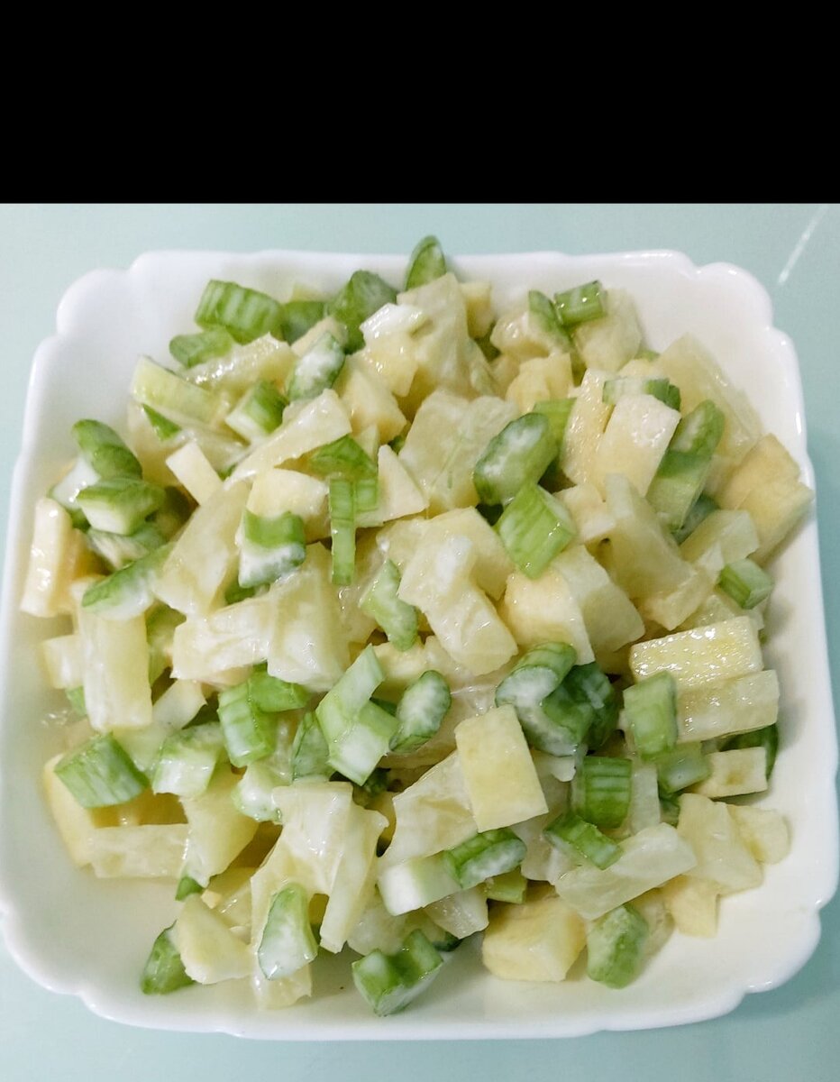 Очень быстрый , вкусный, полезный и лёгкий салат. В новогоднюю ночь он придётся кстати!😊 Если беспокоитесь о фигуре , рецепт этого салата просто необходимо сохранить !😉💃 