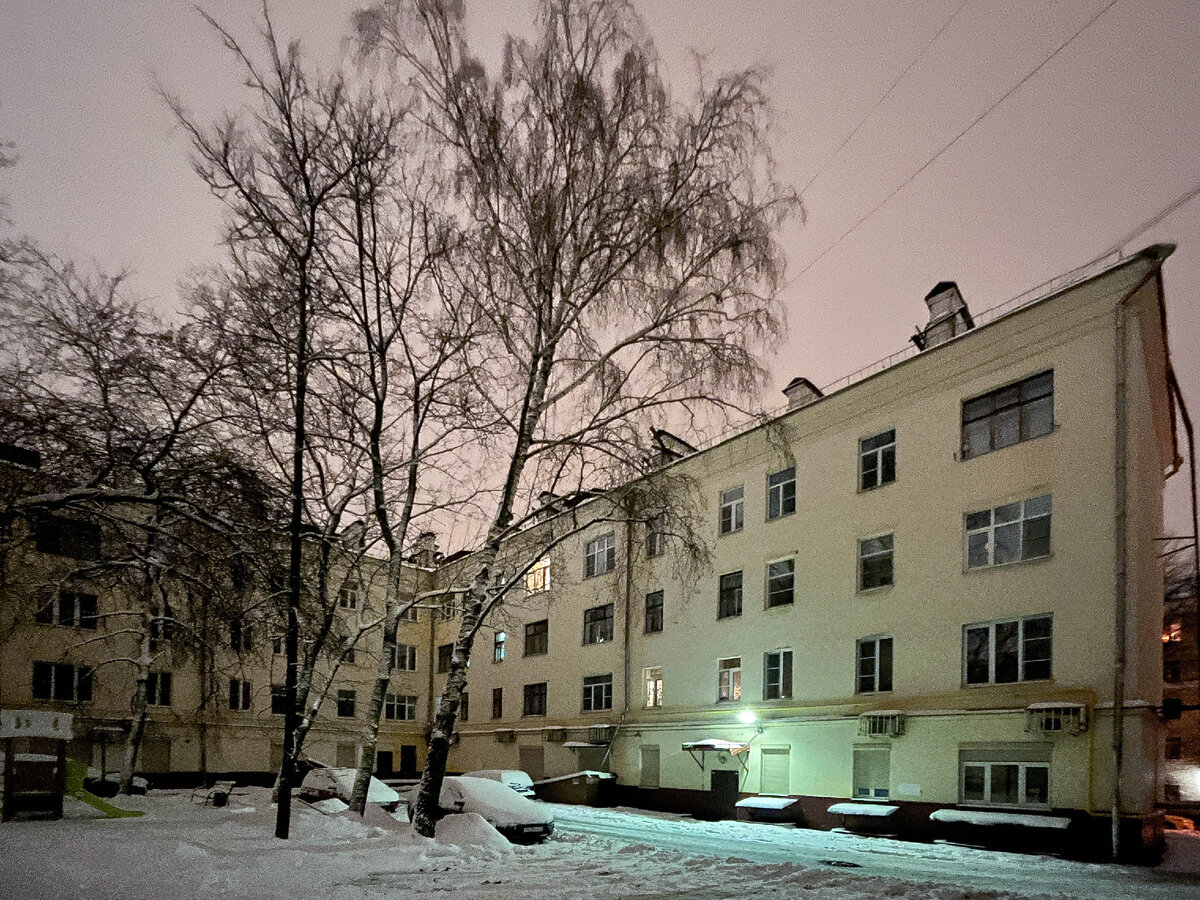 Гулял по Москве и нашел дом, где жила Надя из 