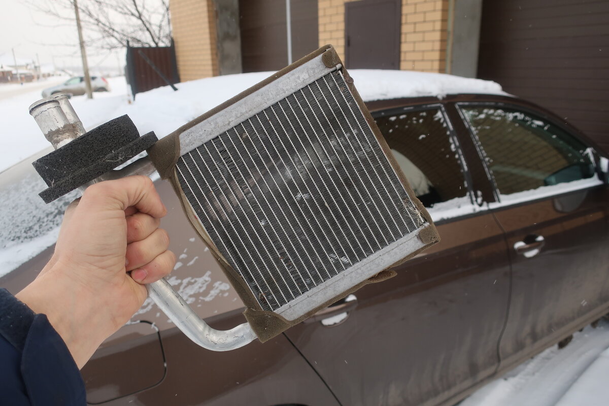 потёр радиатор: что делать и можно ли протянуть до весны без замены?