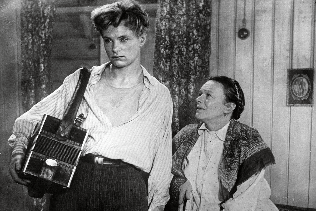 Татьяна Пельтцер в киноленте "Солдат Иван Бровкин"