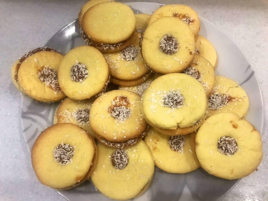 Печенье из муки крахмала и масла