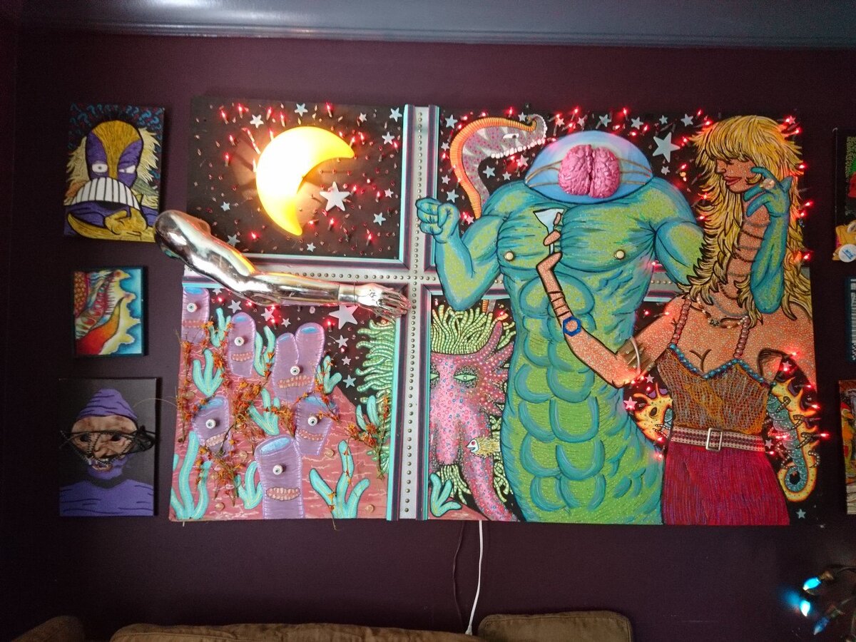 Хост назвал картину "вечеринка пришельцев"