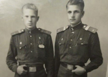 Зайцев Анатолий Иванович с товарищем