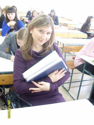 Лиля- студентка. 