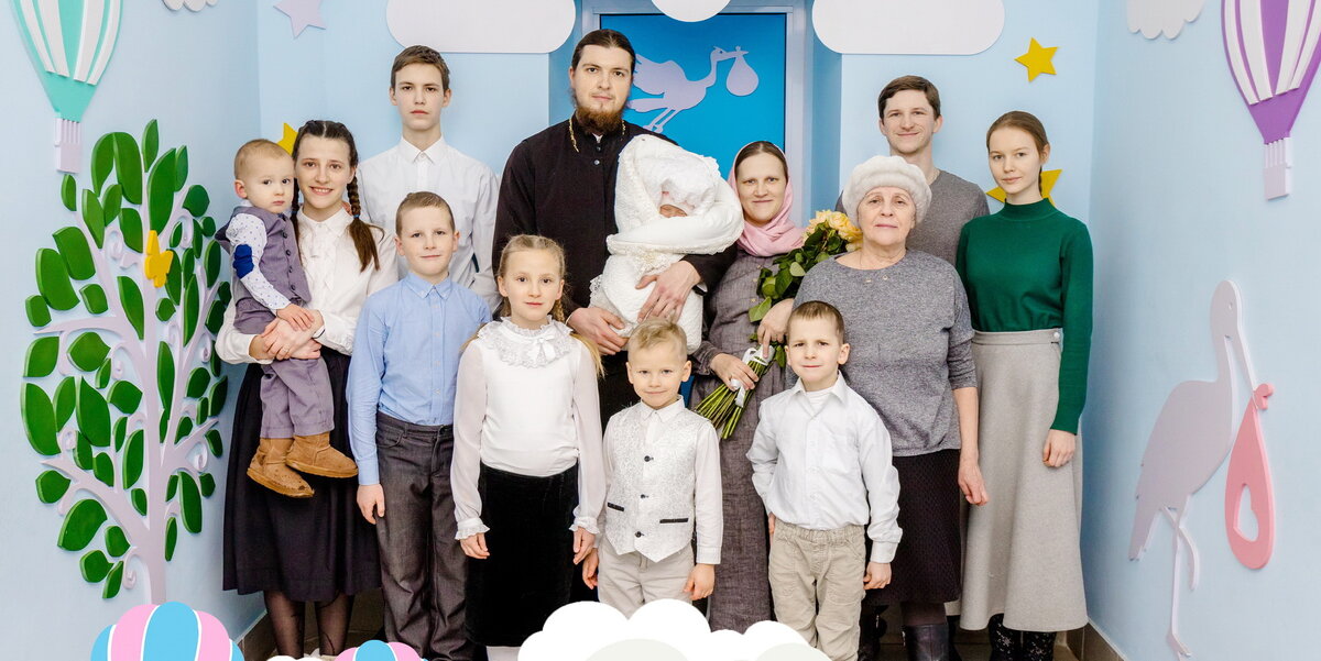 У семьи ивановых родился ребенок. Православная многодетная семья. Конкурс семья года. Всеросийский конкурс «семья года» 2023.