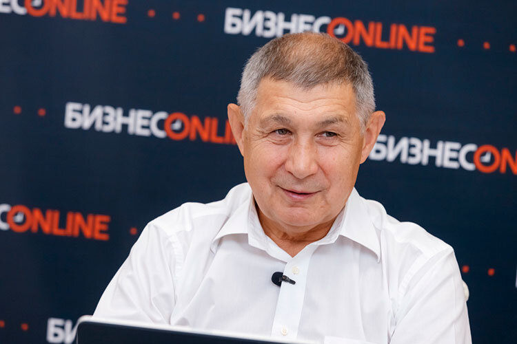 Рифкат Минниханов: «Форум Kazan Digital Week в этом году будет значительно масштабнее: запланировано 120 секций по 10 направлениям». Фото: Сергей Елагин