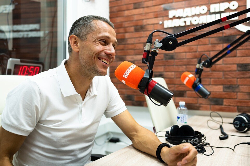     Олимпийский чемпион Юрий Борзаковский в эфире радио «Комсомольская правда-Челябинск» (95,3 FM) Егор ИВЛЕВ