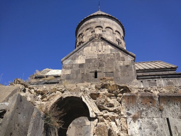 Монастырь цахкеванк арагацотнская область фото